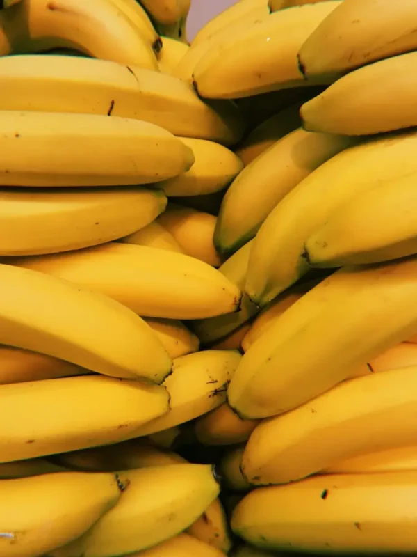 BANANA POR KG  / JORGE MOLINA GARCIA